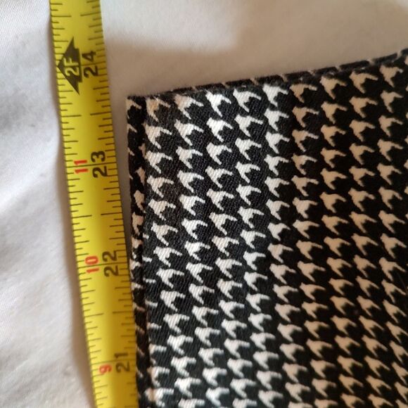 Old Navy Women's Pixie Midrise houndstooth dress Pants.  EUC. Size 2 - Picture 6 of 7